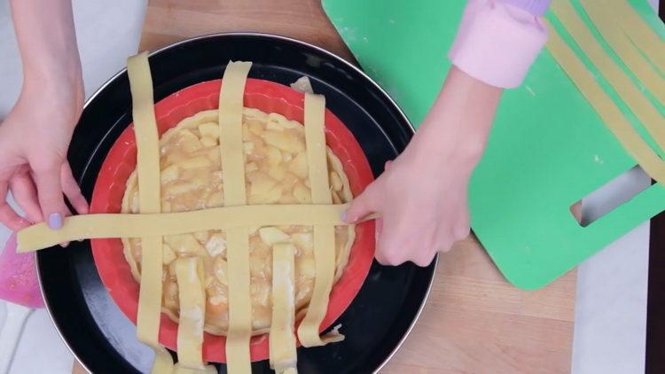 put the dough on the filling