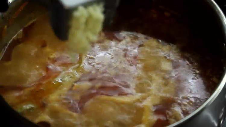 pour the fill into the pan