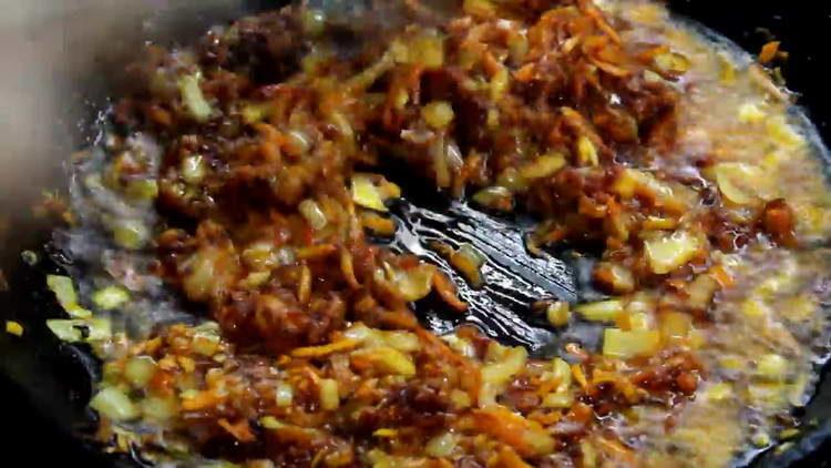 add tomato paste to vegetables