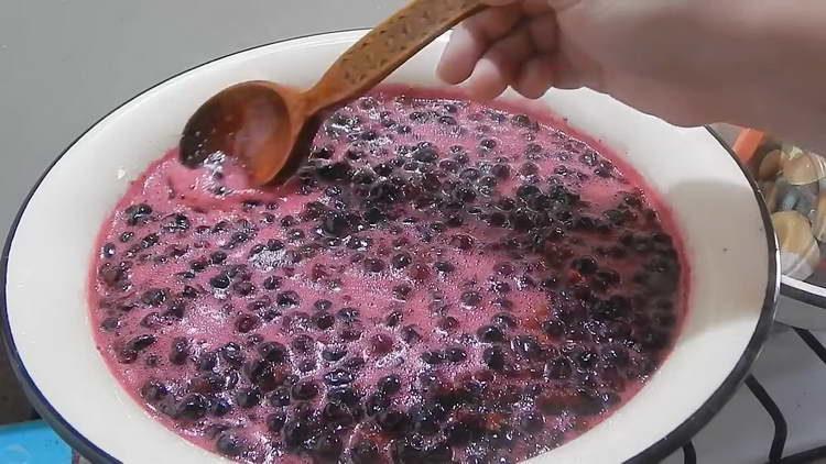 remove the foam from the jam