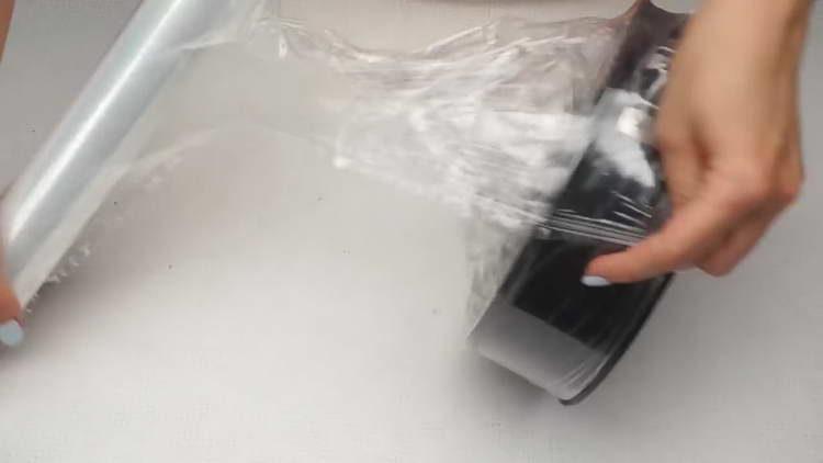 cover the mold with foam