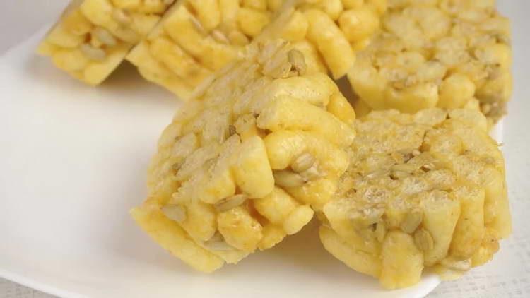 send dessert to the fridge