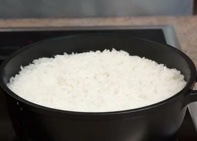 How to cook  rice in a pan on the water