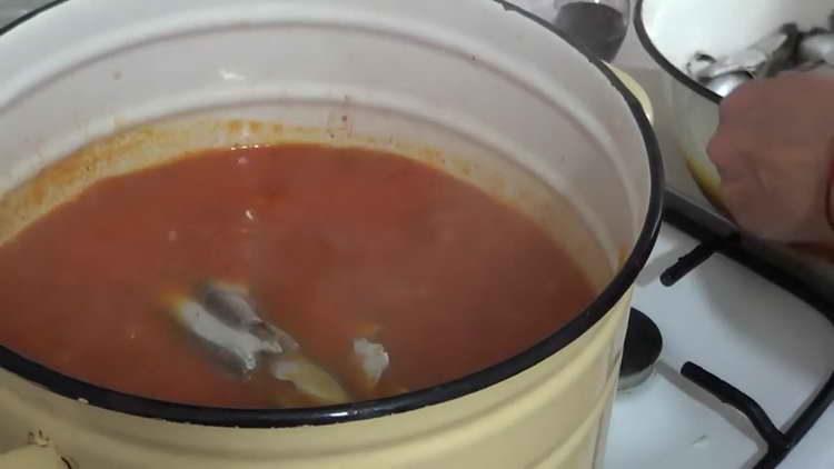 add all the fish back to the pan