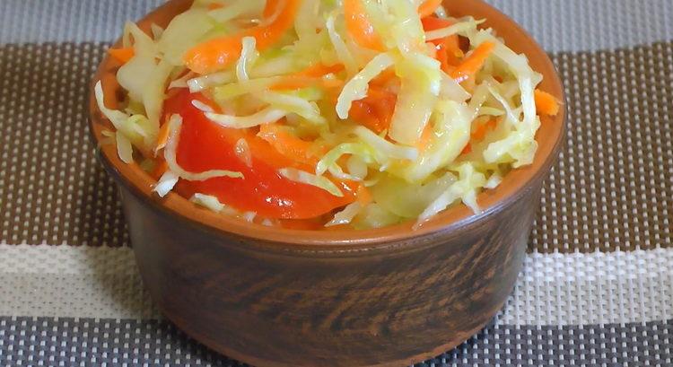 coleslaw with bell pepper ready