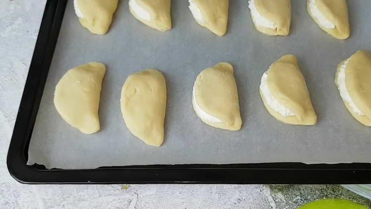 put the juicer on a baking sheet