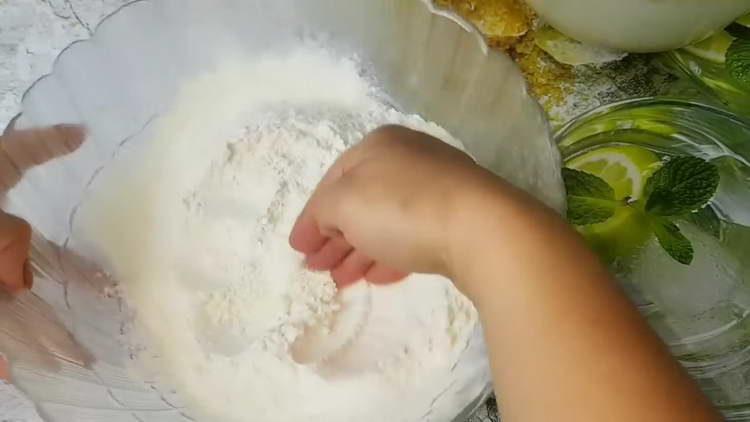 sift the flour into a bowl
