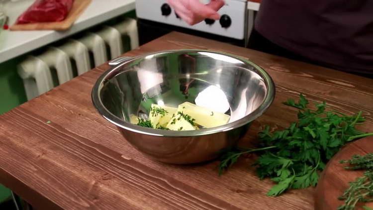 chopped basil sent to oil