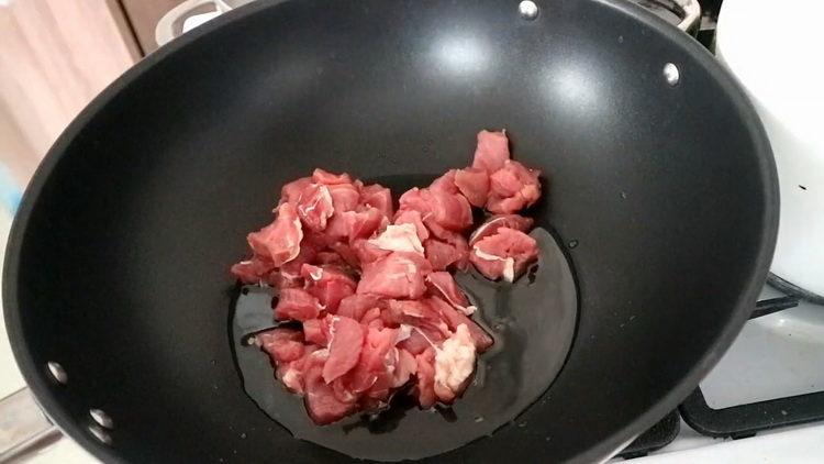 Cooking Beef Thick Soup