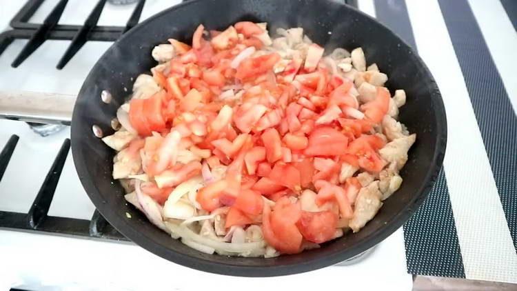 put tomatoes in a pan