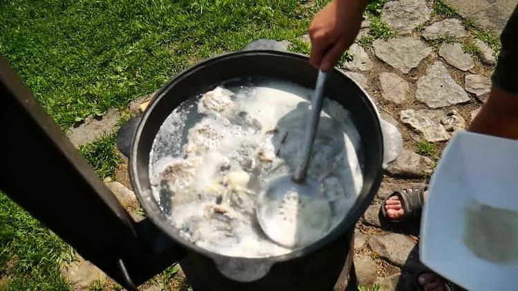 remove the foam from the soup