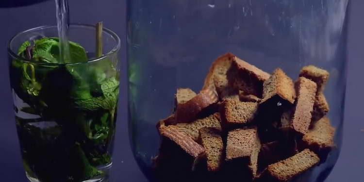 brew mint with boiling water