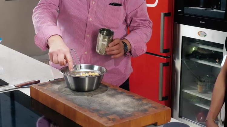 pass through a sieve chickpea