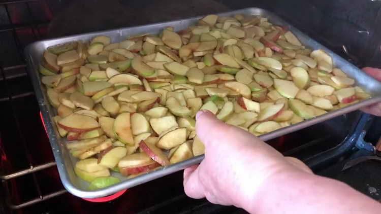 send apples to the oven