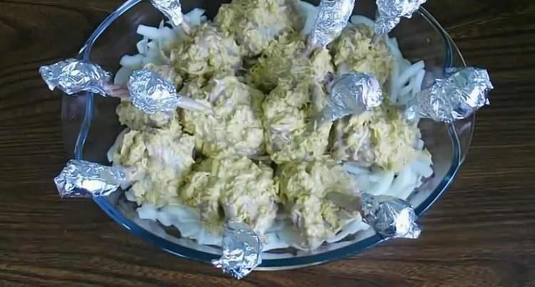 put the legs in the form