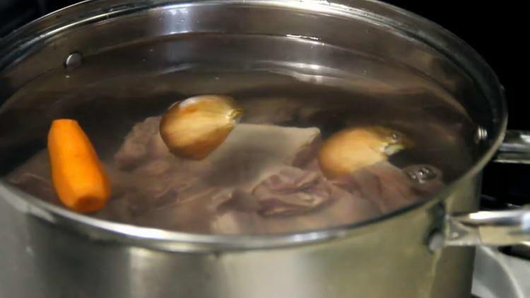 put onions and carrots for lamb