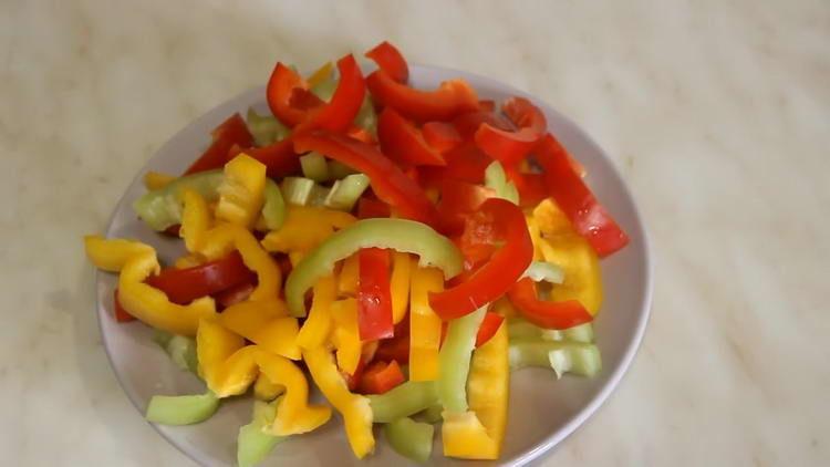 cut pepper into slices