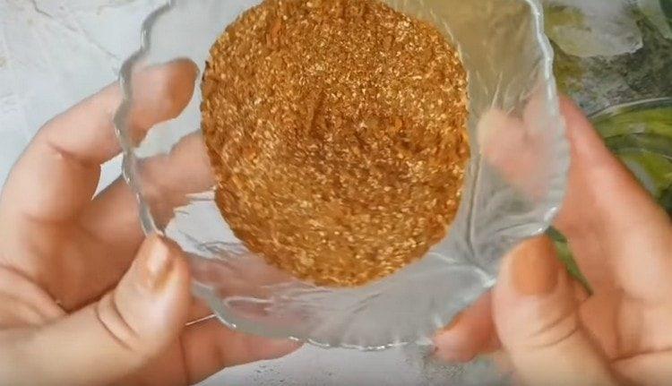 Prepare spices for cured meat.