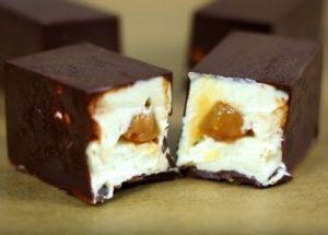 We cook the most delicious glazed curds: a recipe with step by step photos.