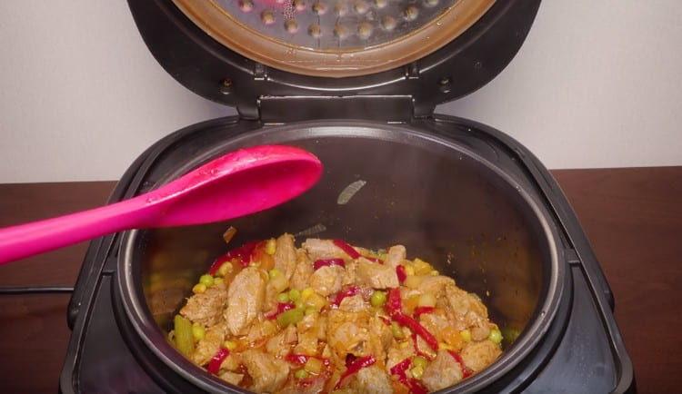 Beef with vegetables in a slow cooker is prepared quickly, simply and it turns out very tasty.