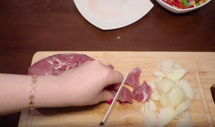We cut meat in small pieces.
