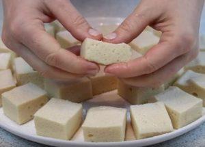 Cooking healthy homemade marshmallows without sugar according to a step-by-step recipe with a photo.