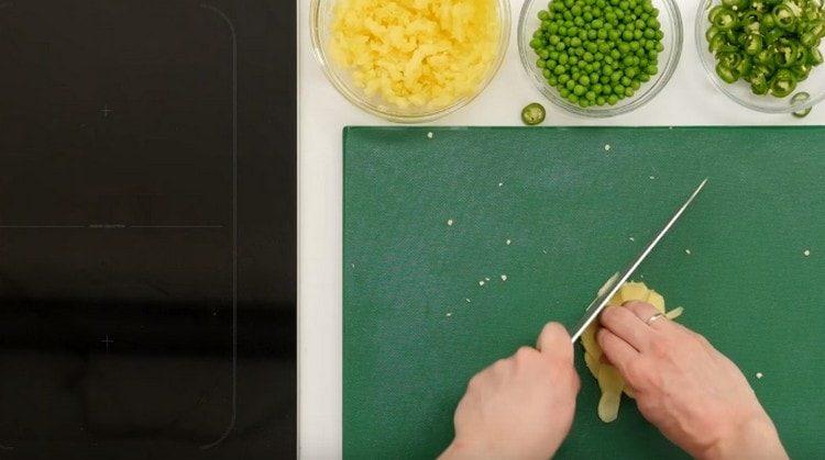 Finely chop the ginger, cilantro.