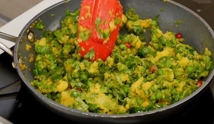 Add pomegranate seeds, cilantro and mix everything.