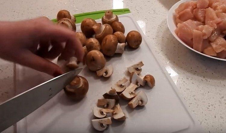 Cut the mushrooms.