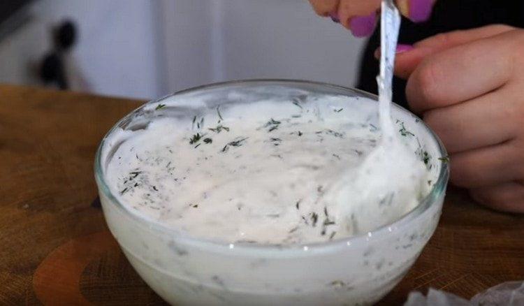 You can also add some fresh herbs to the sauce.