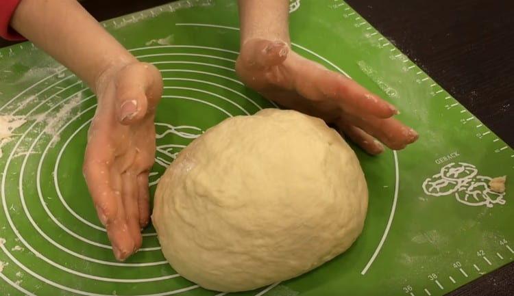 Leave the dough to rest a bit.