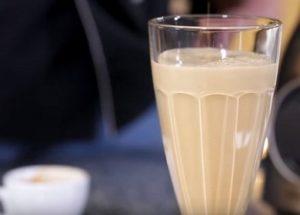 We prepare aromatic iced iced coffee according to a step-by-step recipe with a photo.