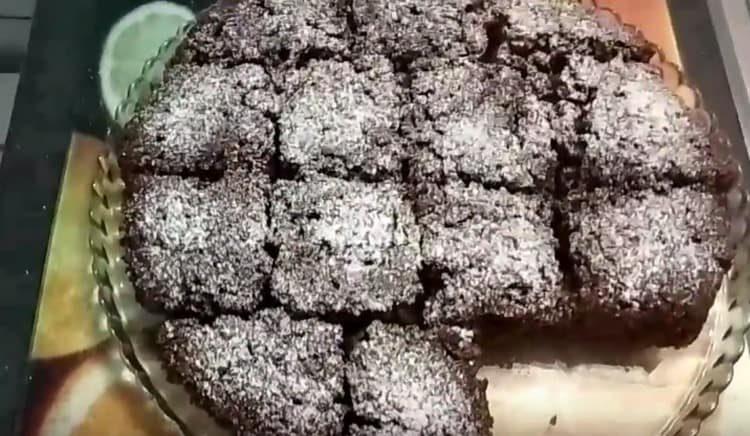 Manic, cooked in sour milk, can also be sprinkled with powdered sugar.