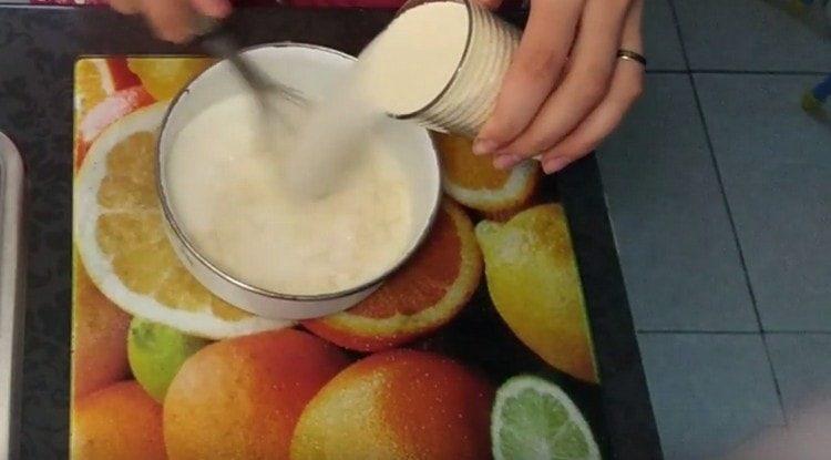 Add semolina, mix and leave to swell.