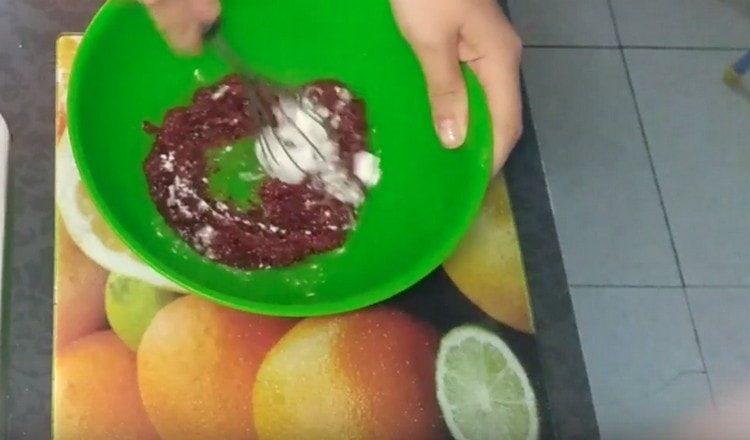 Mix the jam with soda.