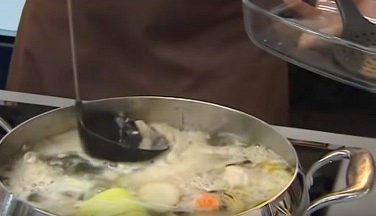 From the boiling broth we collect foam.