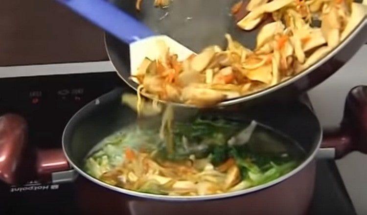 We shift the frying into the soup.