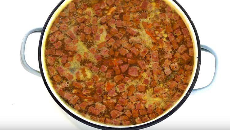 Cook the soup for another 10 minutes.