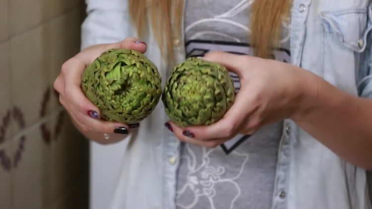 thoroughly wash the fruits of the artichoke