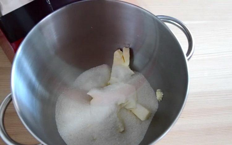 mix sugar and butter