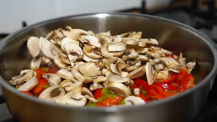 send chopped mushrooms