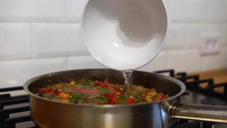 pour water into bulgur