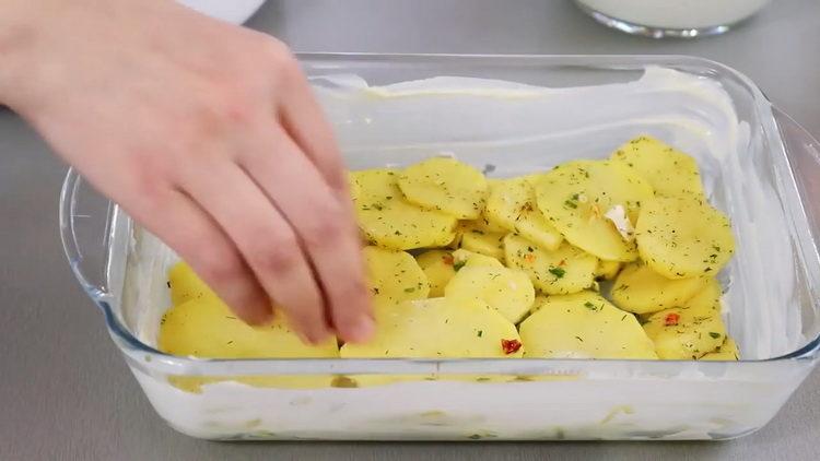 put potatoes in a bowl