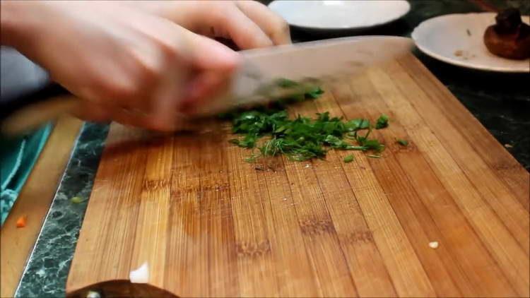 chop parsley
