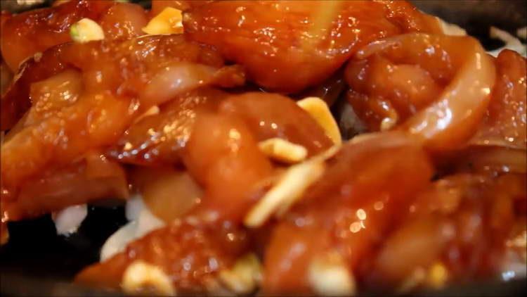 add the sauce to the chicken