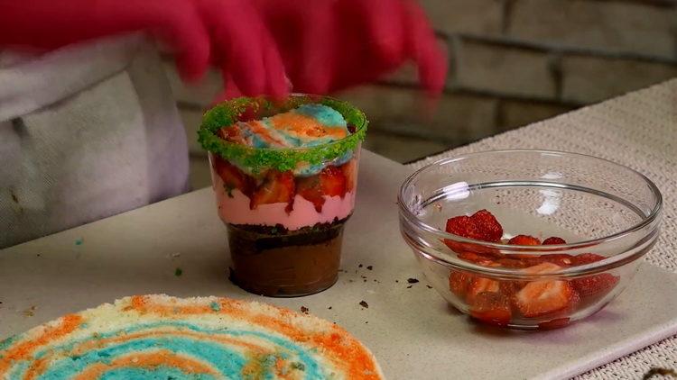 put color sponge cake