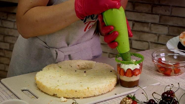 put all the ingredients in a glass