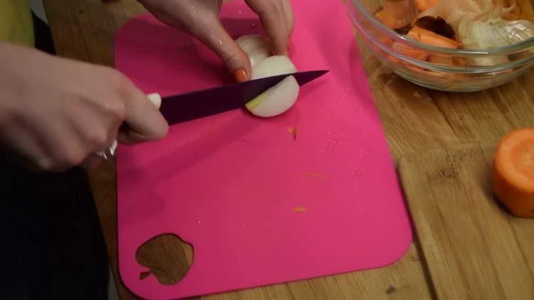 send the onion to the pan