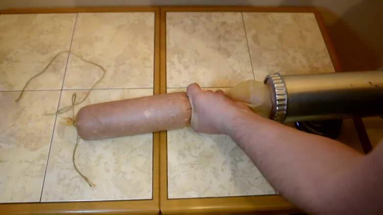 fill the shell with minced meat