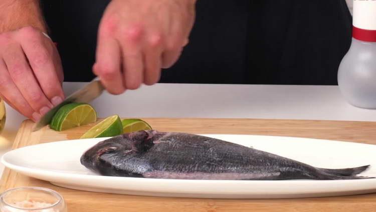 cut into slices of lime